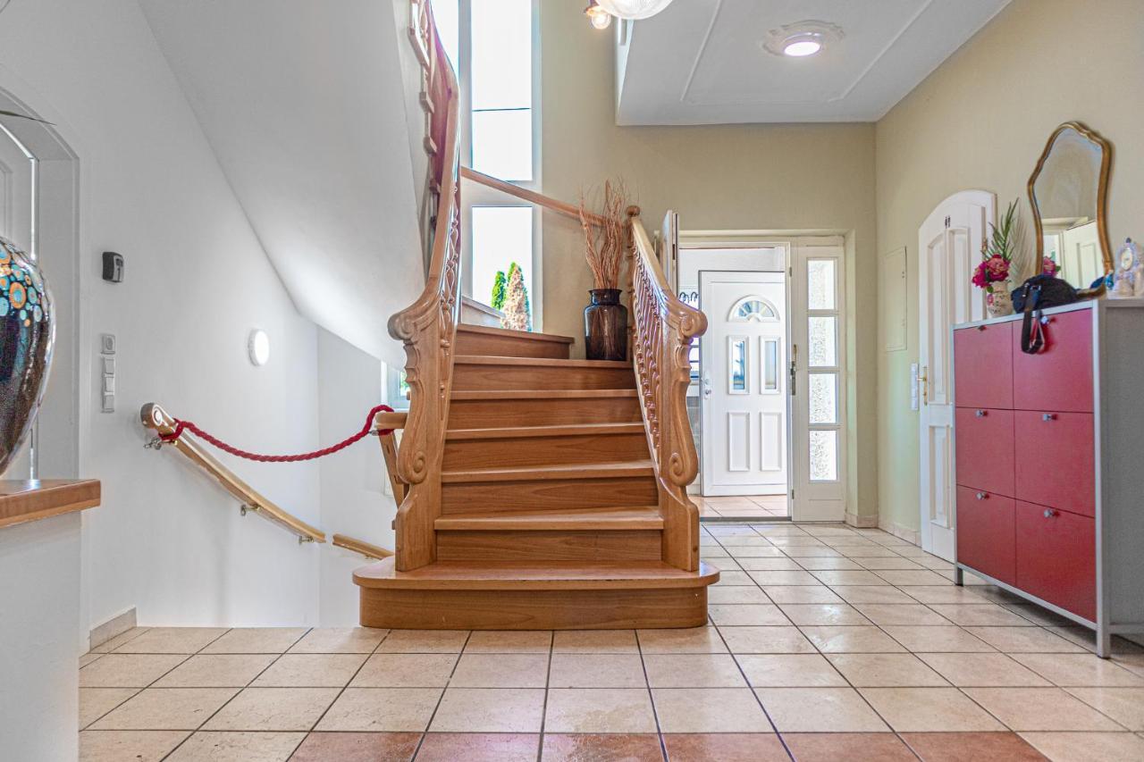 Exquisite Shared Villa - Your Private Room In This Beautiful Home Wenen Buitenkant foto