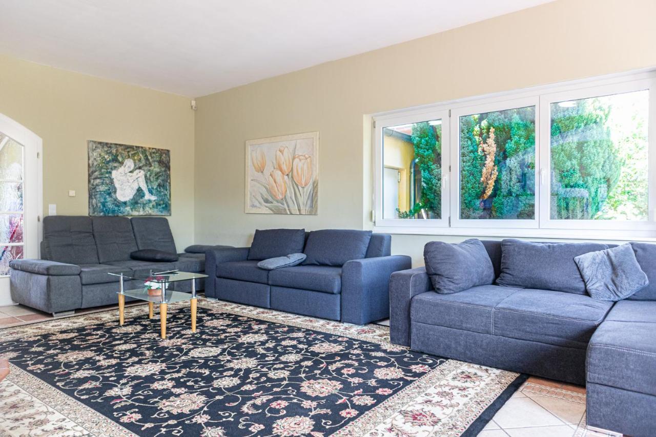 Exquisite Shared Villa - Your Private Room In This Beautiful Home Wenen Buitenkant foto