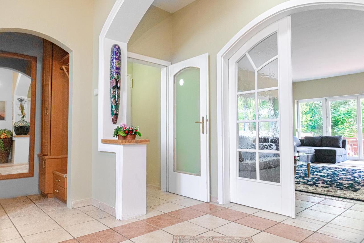 Exquisite Shared Villa - Your Private Room In This Beautiful Home Wenen Buitenkant foto