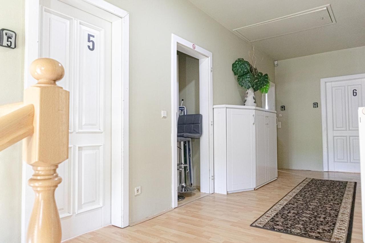 Exquisite Shared Villa - Your Private Room In This Beautiful Home Wenen Buitenkant foto