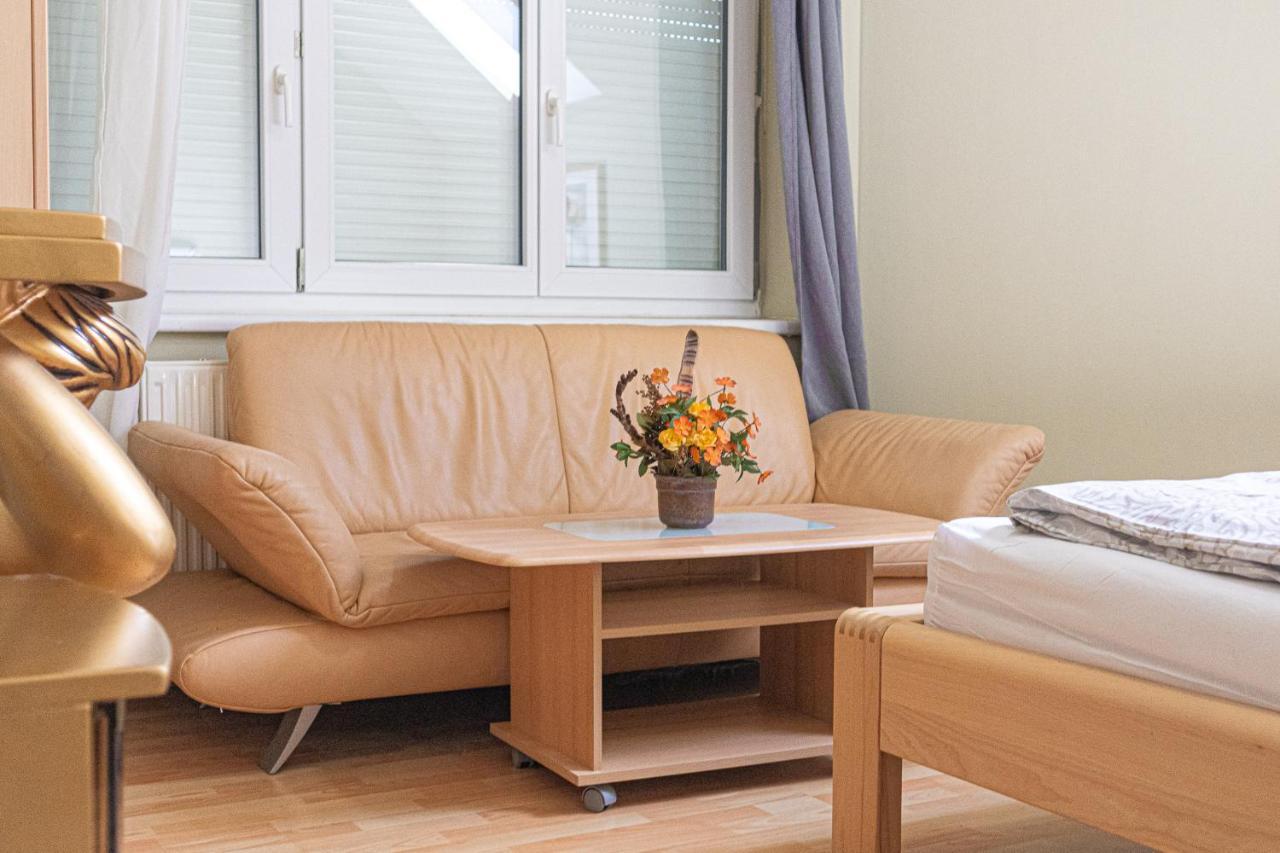 Exquisite Shared Villa - Your Private Room In This Beautiful Home Wenen Buitenkant foto
