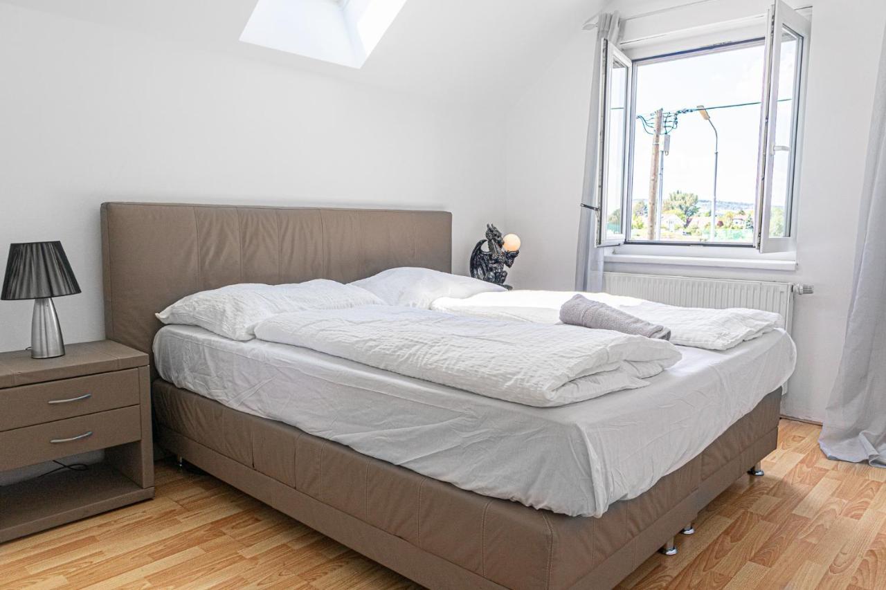 Exquisite Shared Villa - Your Private Room In This Beautiful Home Wenen Buitenkant foto