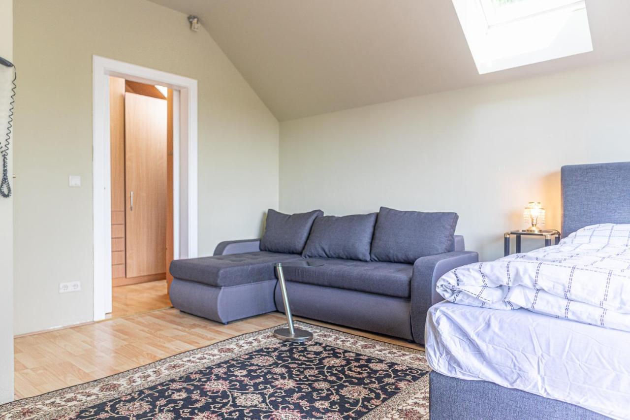 Exquisite Shared Villa - Your Private Room In This Beautiful Home Wenen Buitenkant foto