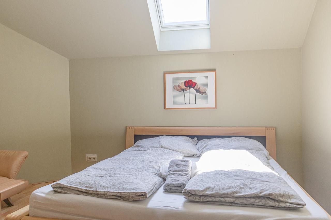 Exquisite Shared Villa - Your Private Room In This Beautiful Home Wenen Buitenkant foto