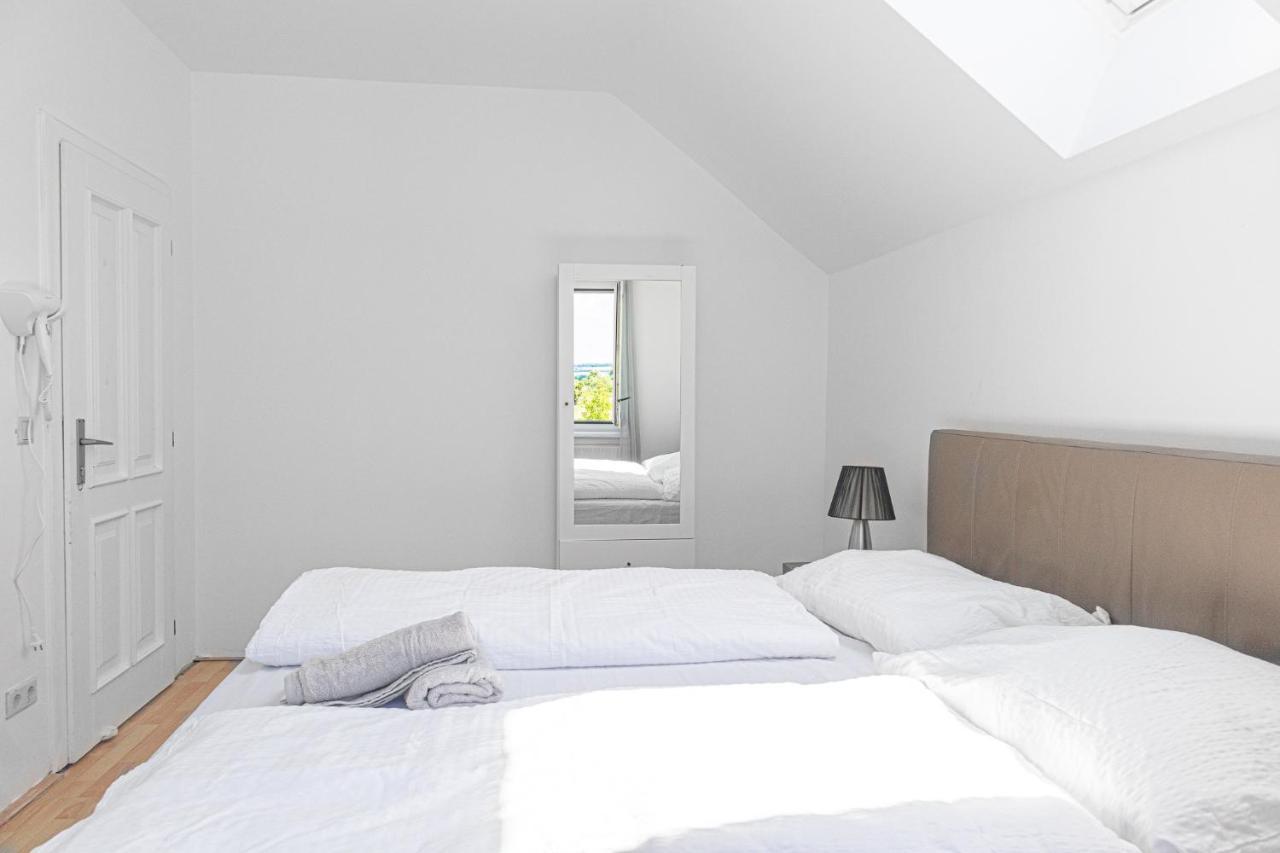 Exquisite Shared Villa - Your Private Room In This Beautiful Home Wenen Buitenkant foto