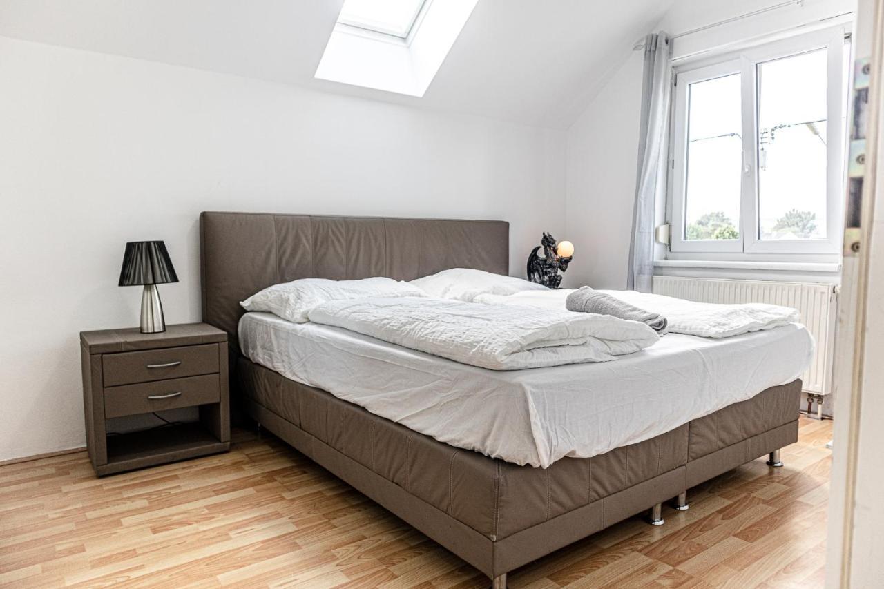 Exquisite Shared Villa - Your Private Room In This Beautiful Home Wenen Buitenkant foto